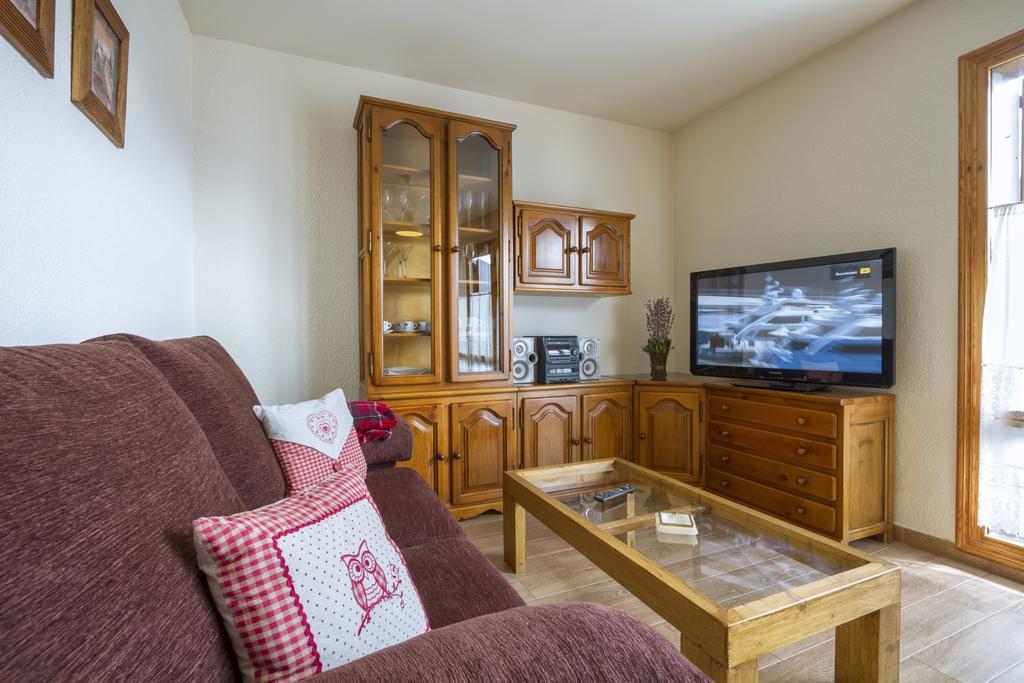 La Ginesta 2, Apartaments De Muntanya Estación Стая снимка