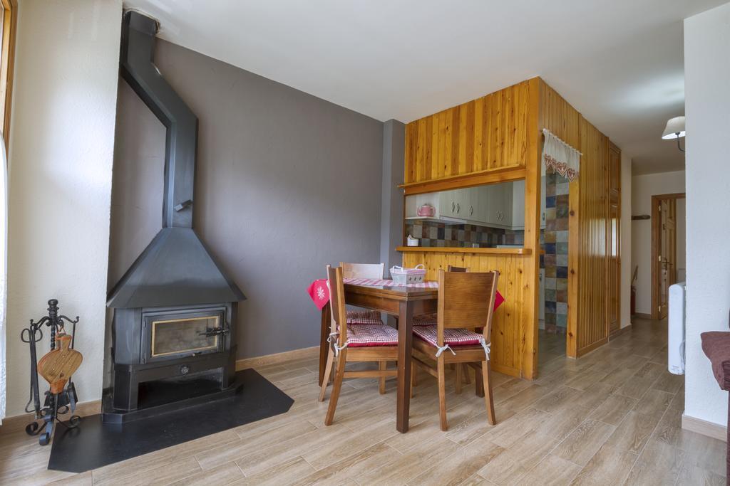 La Ginesta 2, Apartaments De Muntanya Estación Стая снимка