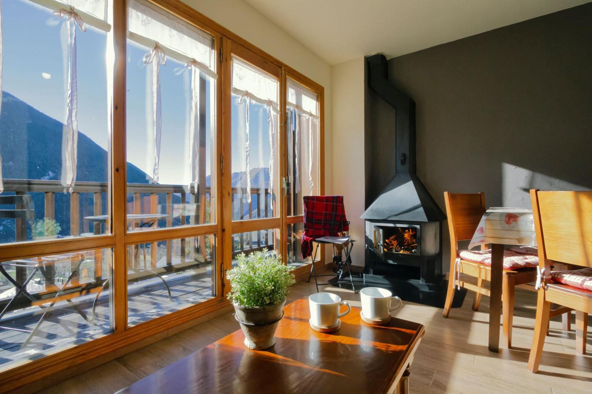 La Ginesta 2, Apartaments De Muntanya Estación Екстериор снимка